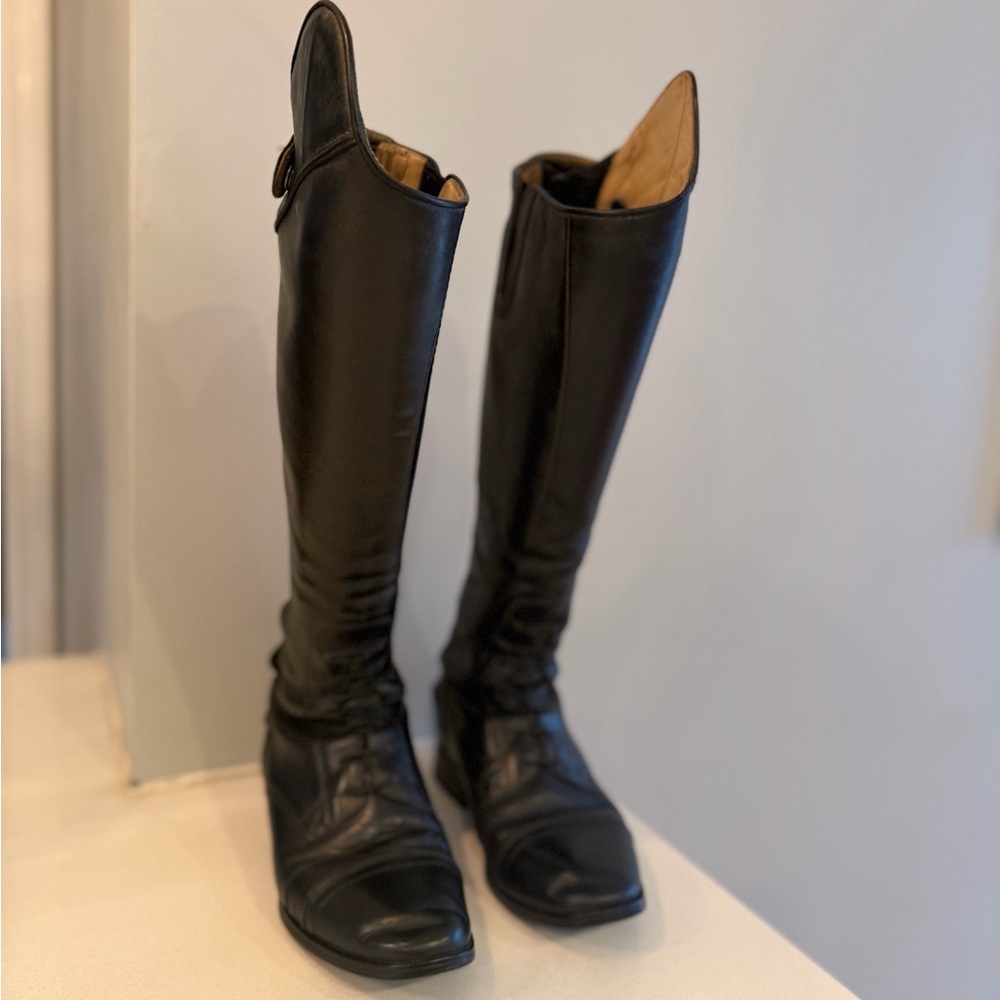 Ariat Kingsley Field Boot
Size 7 Slim Short
Used condition